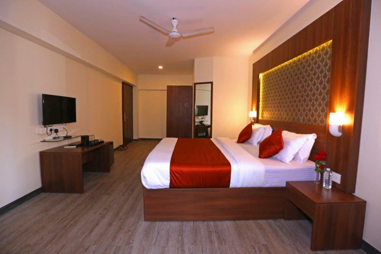 Hotel Shantidoot, Dadar Mālād Zewnętrze zdjęcie