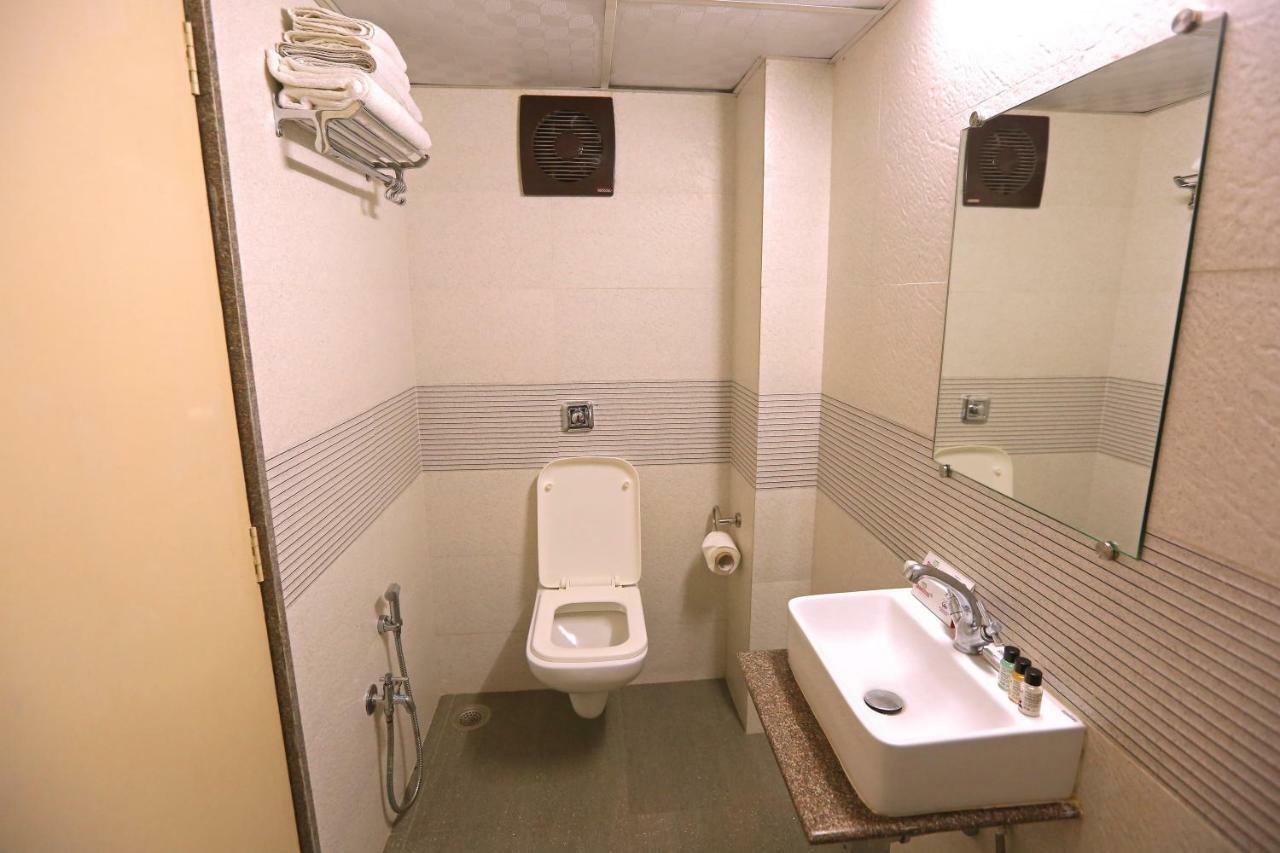 Hotel Shantidoot, Dadar Mālād Zewnętrze zdjęcie