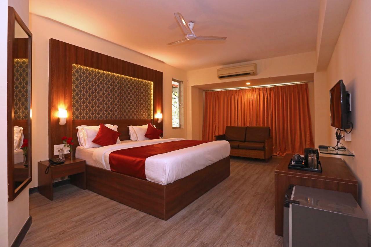 Hotel Shantidoot, Dadar Mālād Zewnętrze zdjęcie